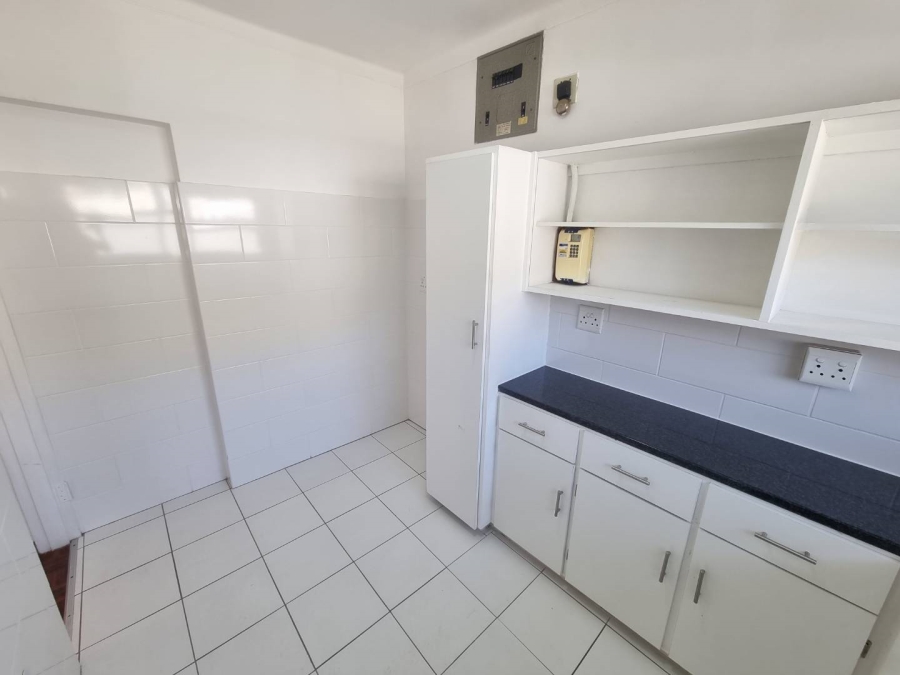 To Let 1 Bedroom Property for Rent in Sea Point Western Cape